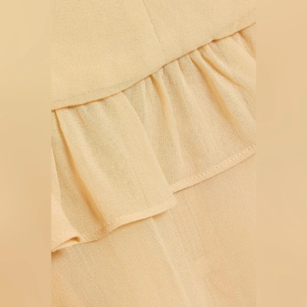 NWOT FARM Rio Pintucked crepe de chine blouse
Size X-Small - Picture 4 of 9